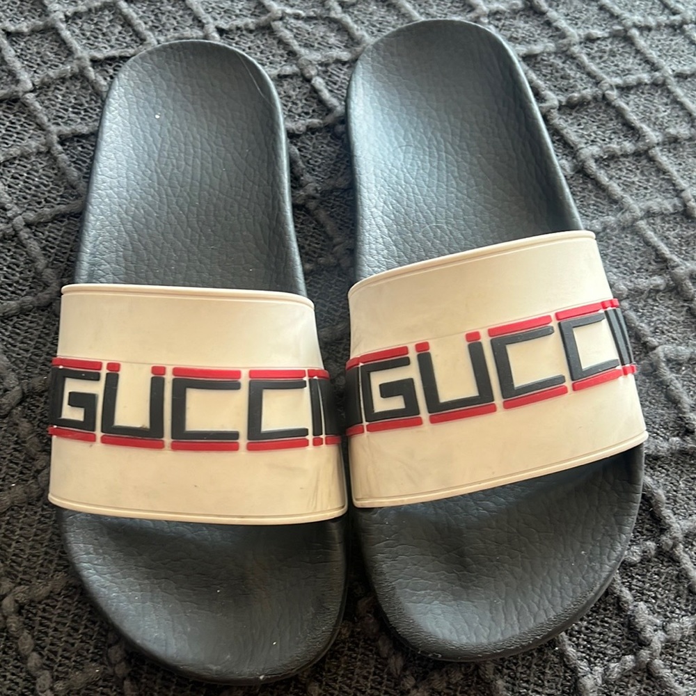 Authentic Gucci pool slides w/ box
